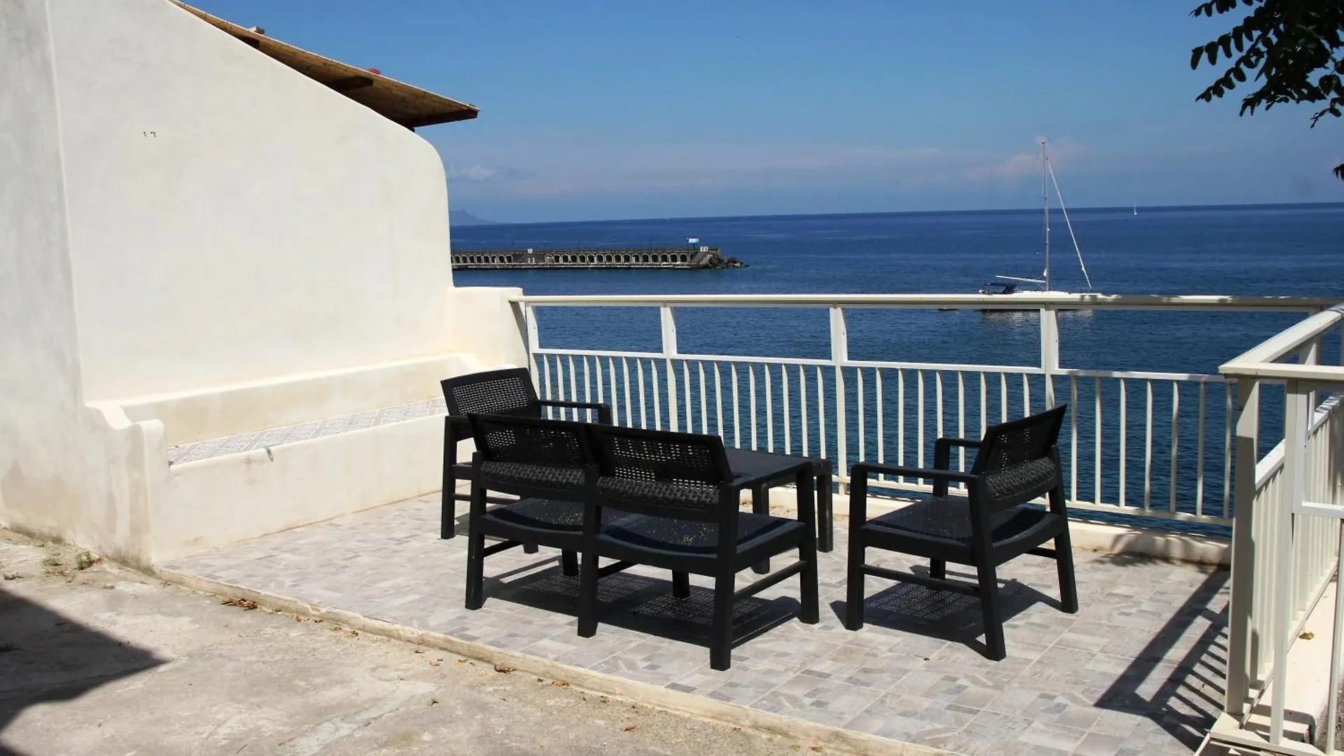 Aeolian Sea House Apartment Santa Marina Salina Italy